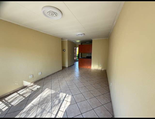 2 BEDROOM TOWNHOUSE FOR SALE IN ANDEON